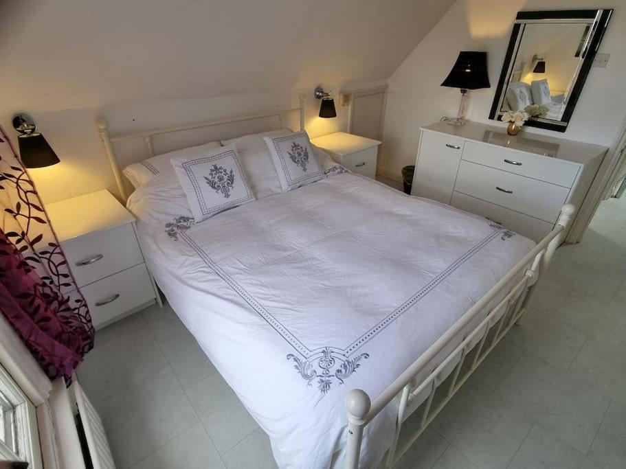Beautiful Apartment In The Heart Of Rochester Rochester  Exterior foto